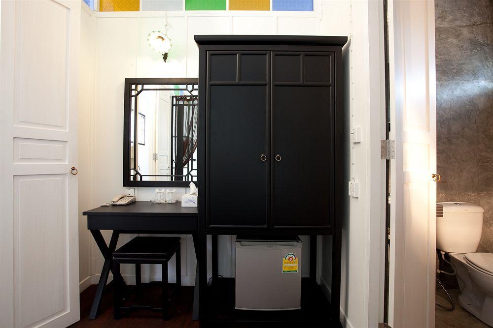 99 Oldtown Boutique Guesthouse Sha Extra Plus Phuket Exterior photo