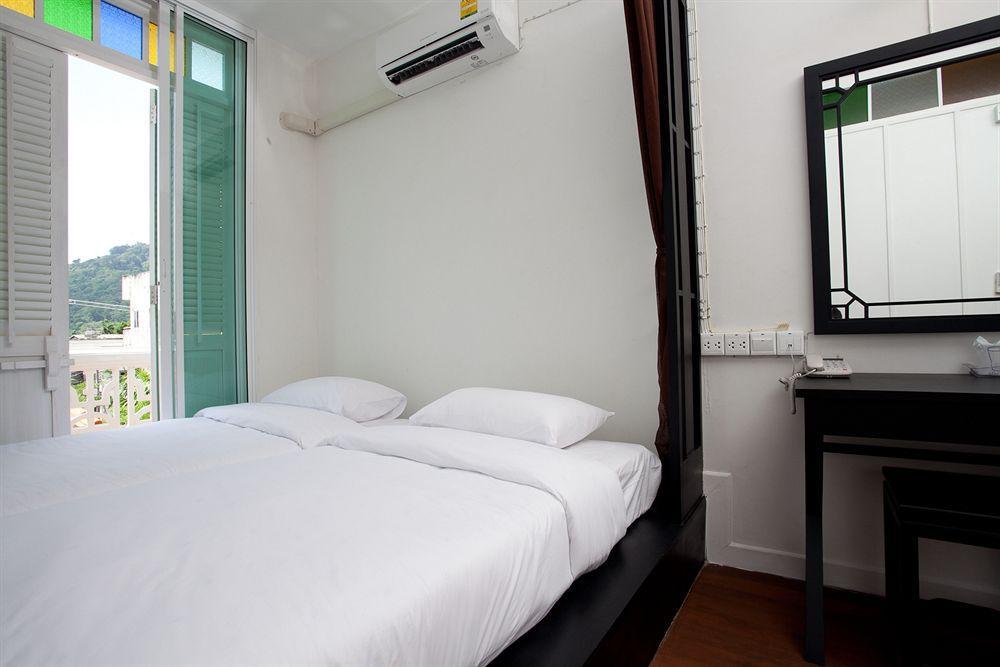 99 Oldtown Boutique Guesthouse Sha Extra Plus Phuket Exterior photo