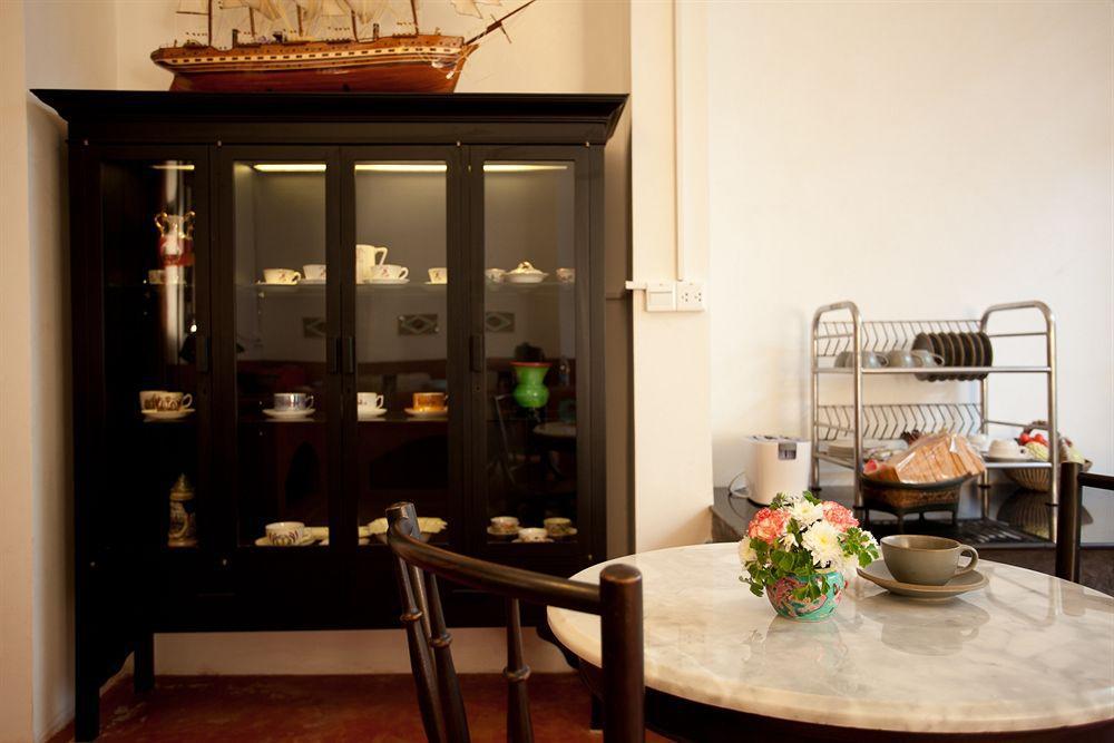 99 Oldtown Boutique Guesthouse Sha Extra Plus Phuket Exterior photo