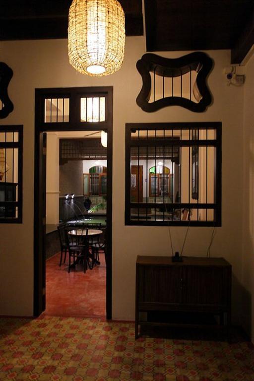 99 Oldtown Boutique Guesthouse Sha Extra Plus Phuket Exterior photo