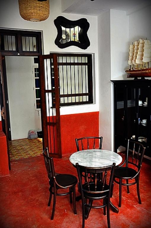 99 Oldtown Boutique Guesthouse Sha Extra Plus Phuket Exterior photo