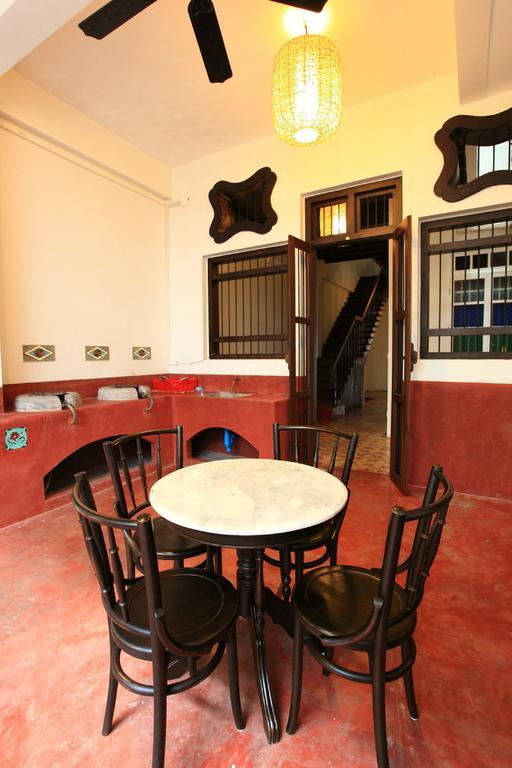99 Oldtown Boutique Guesthouse Sha Extra Plus Phuket Exterior photo