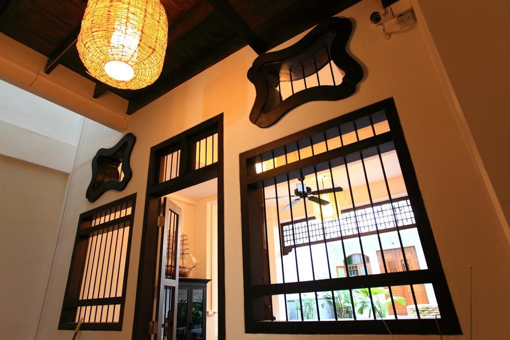 99 Oldtown Boutique Guesthouse Sha Extra Plus Phuket Exterior photo