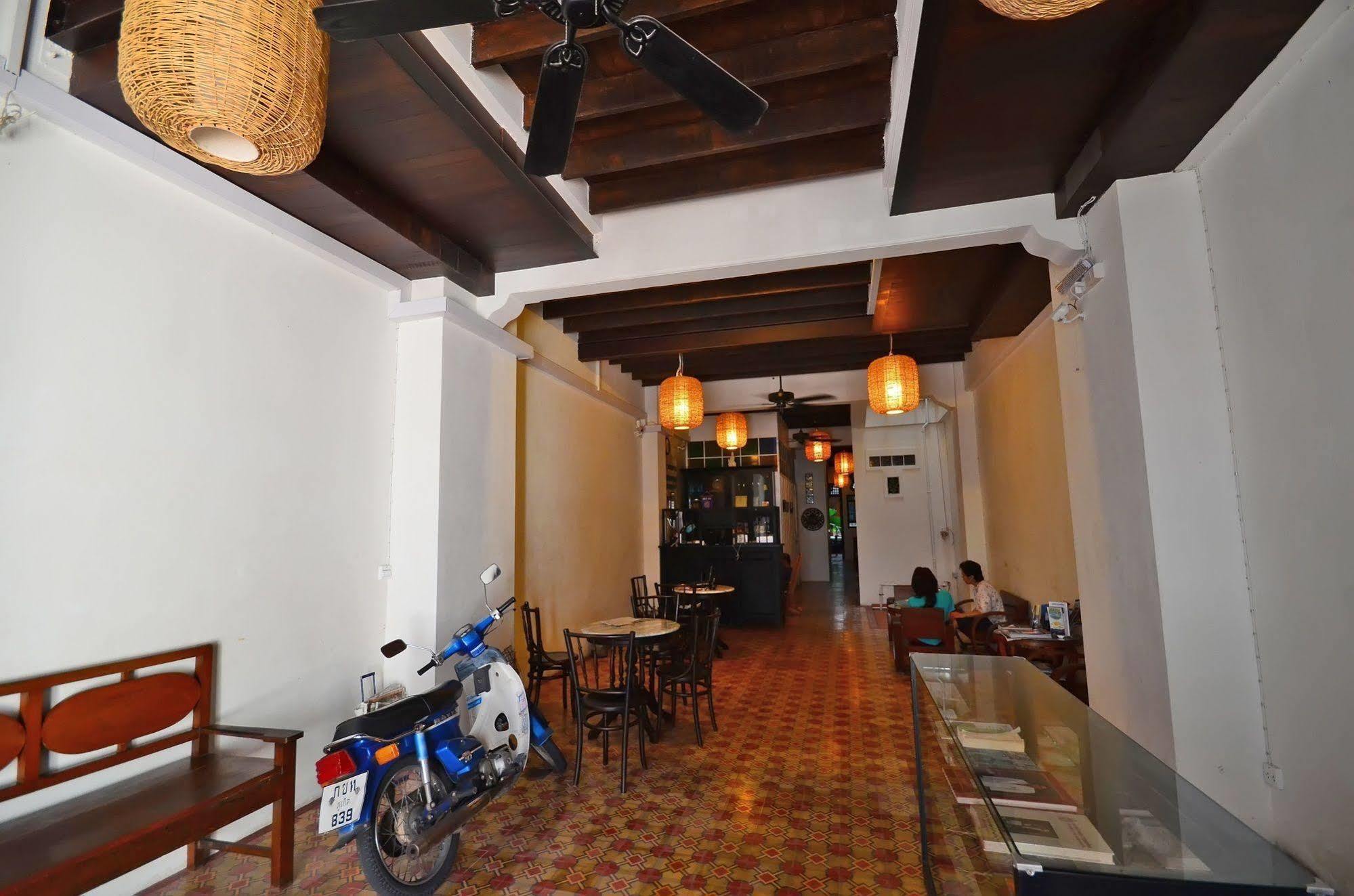 99 Oldtown Boutique Guesthouse Sha Extra Plus Phuket Exterior photo
