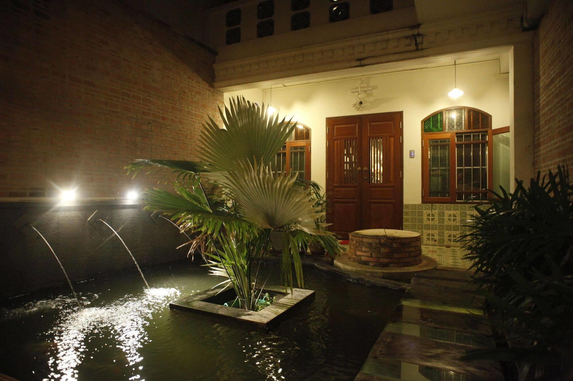 99 Oldtown Boutique Guesthouse Sha Extra Plus Phuket Exterior photo