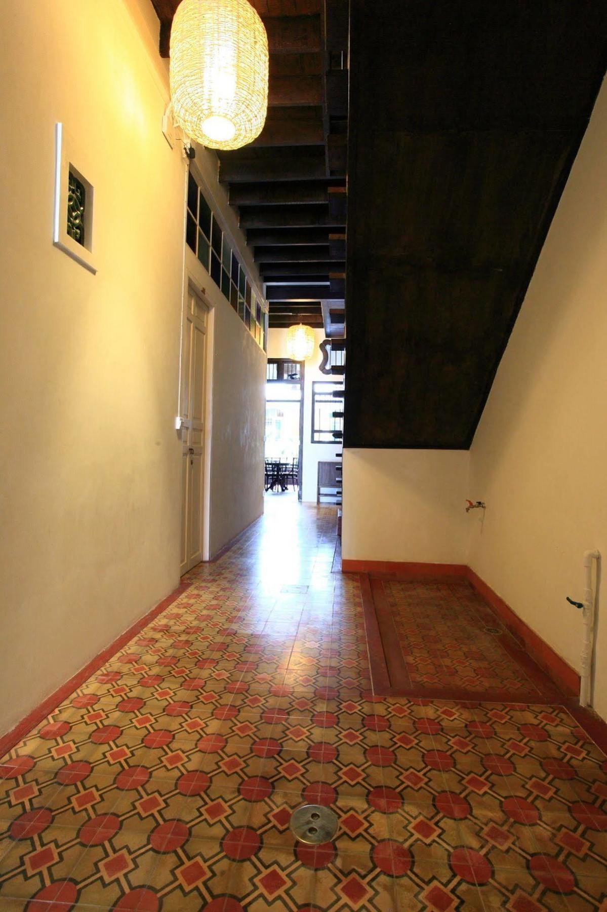 99 Oldtown Boutique Guesthouse Sha Extra Plus Phuket Exterior photo